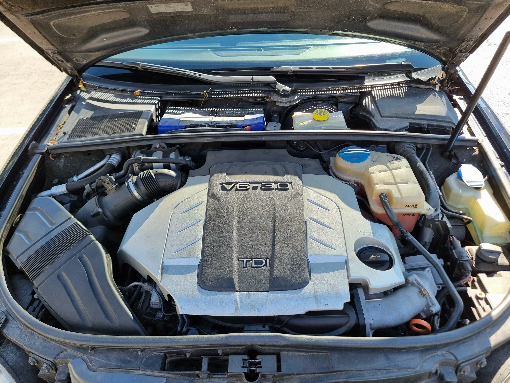 Продавам Ауди А4 b7 Avant 3.0tdi quattro