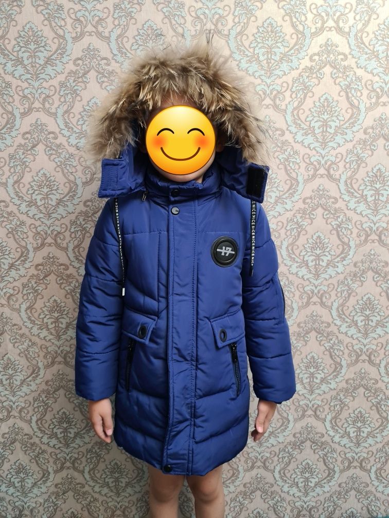 Детская, зимняя , удлинненая куртка на мальчика.