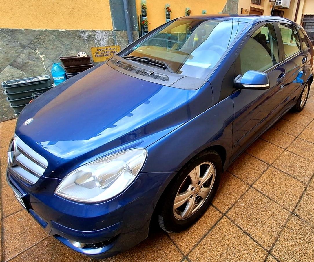 Mercedes benz B180 2010