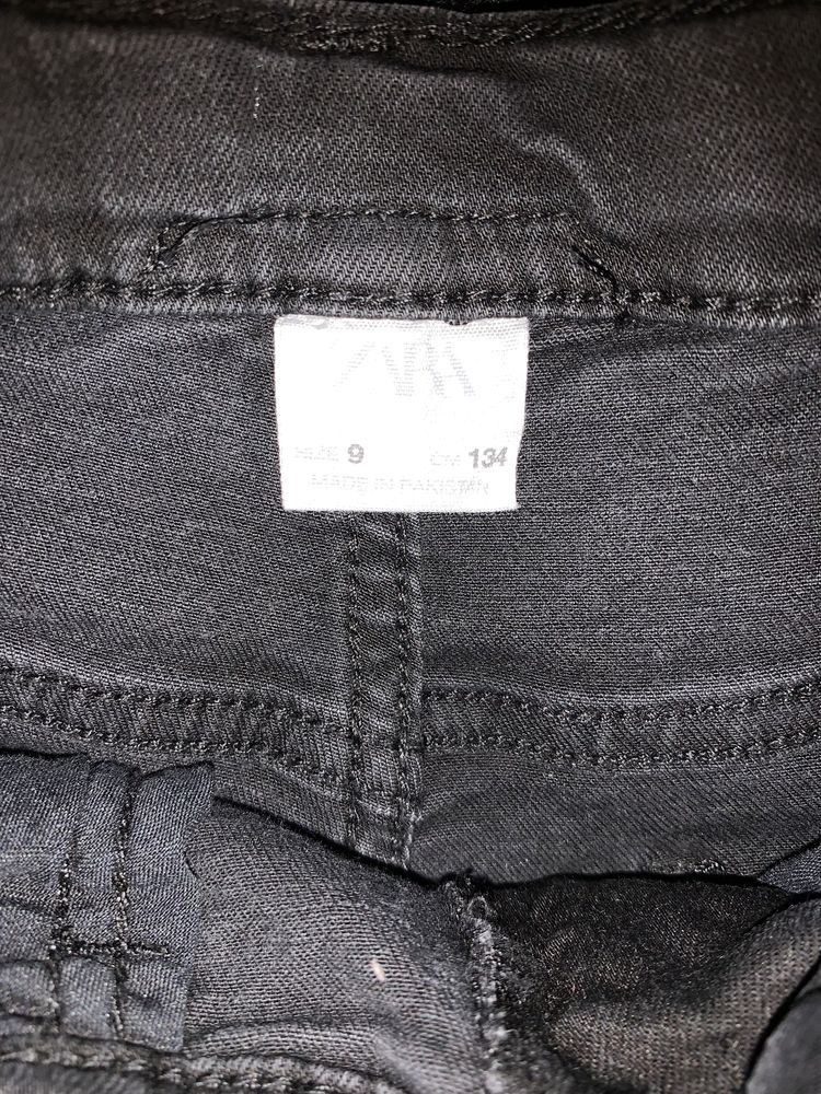 Къси панталони Zara за момче, размер 134см