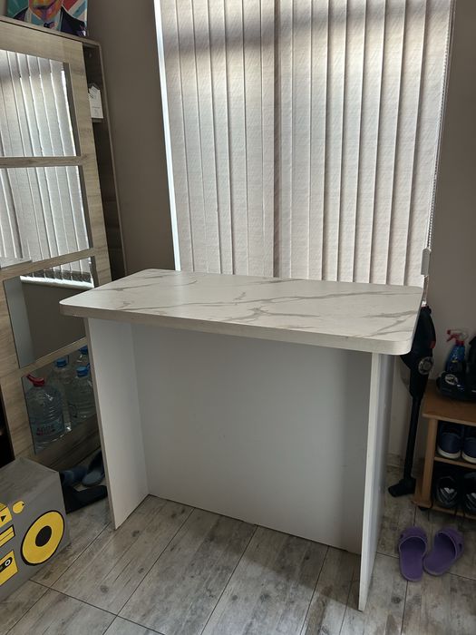 Остров за кухня Чисто Ново