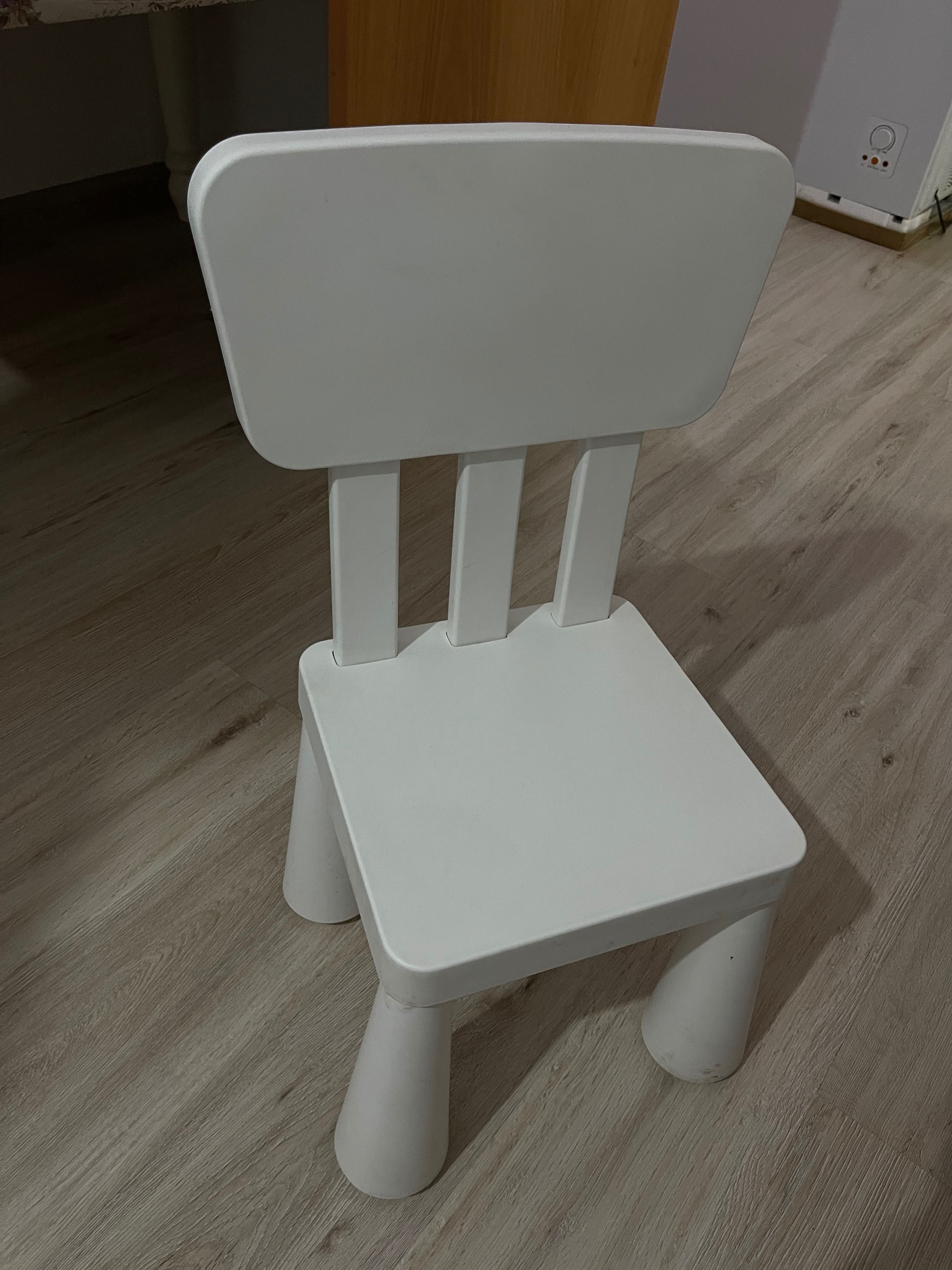 Стол и стул от ІКЕА
