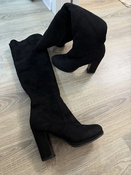 Продам замшевые зимние сапоги в отличном состоянии