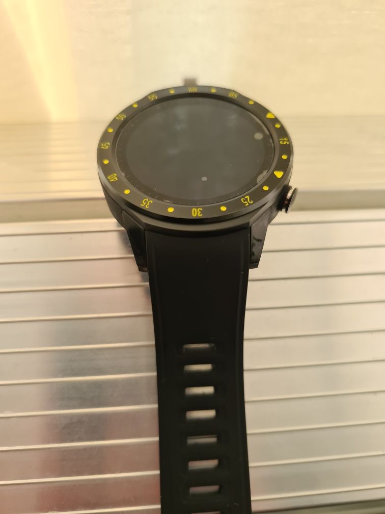 Smartwatch cu SIM si camera