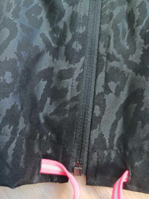 Oysho Women’s Utility Windbreaker Cargo hooded jacket Size L