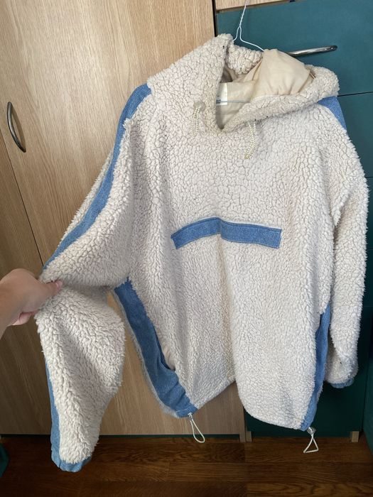 Hanorac/Geaca blana Bershka