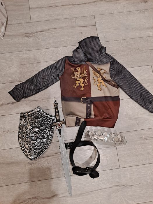 Costum medieval  copii carnaval serbare