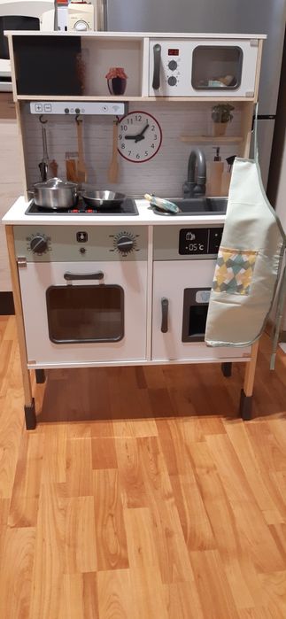 Продавам детска кухня