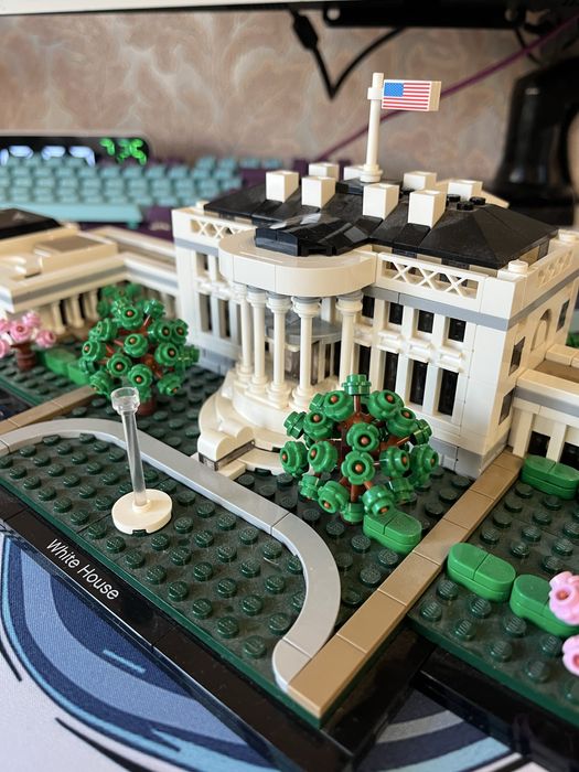 LEGO   White House (оригинал) 1500 деталей
