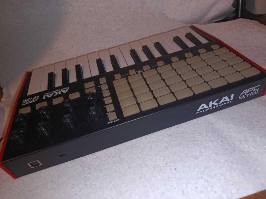 Midi контролери AKAI APC KEY 25 + AKAI LPD 8