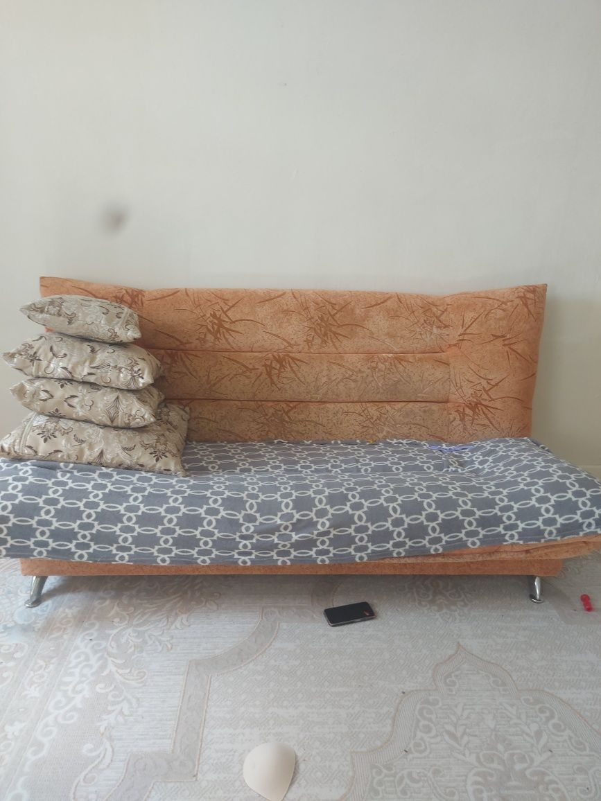 Продам диваны и кровать