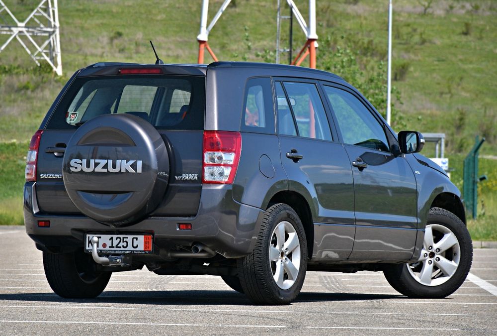 Suzuki Grand Vitara High Executive Euro 5   navi, xenon, piele