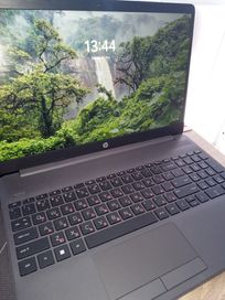Продавам лаптоп HP модел255G8