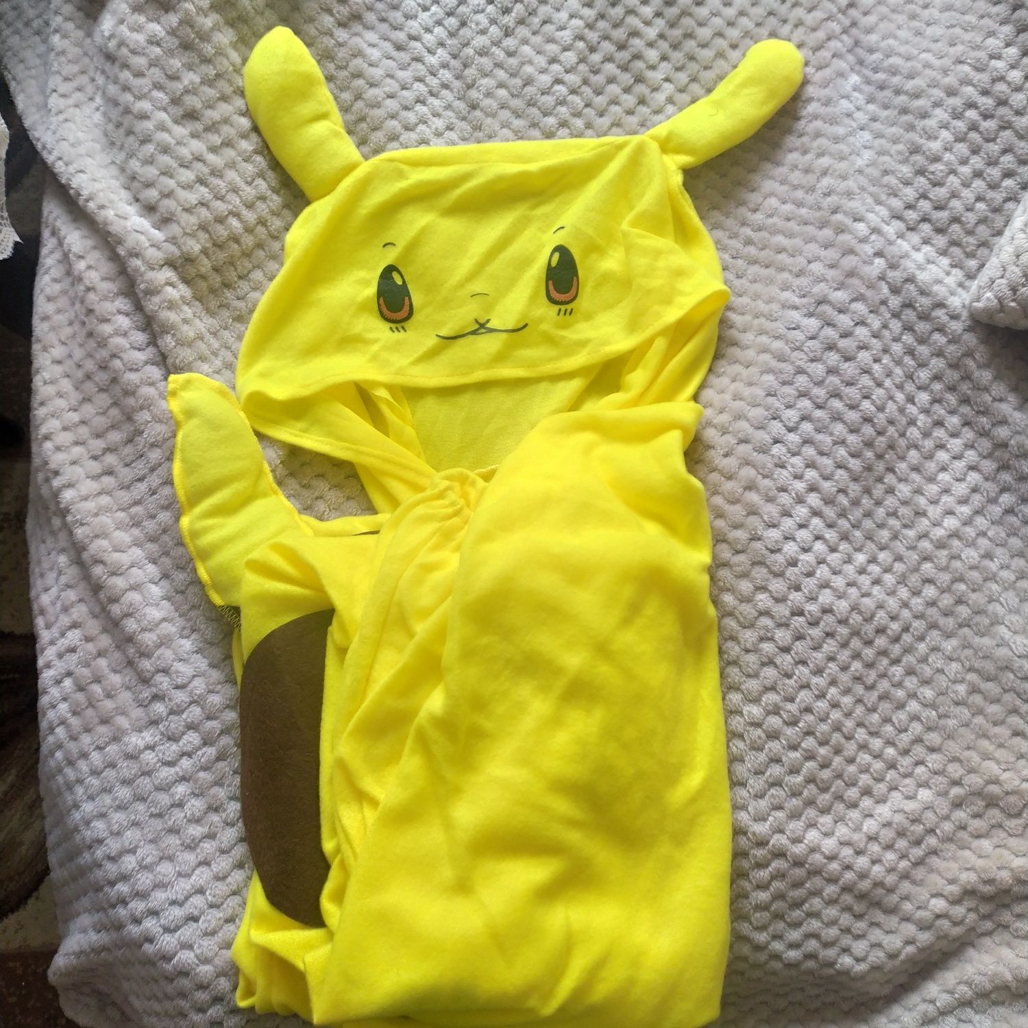 Vand costum Pickachu