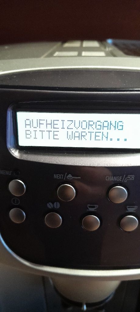 Продавам Delonghi MAGNIFICA