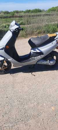 Vând scuter peugot buxy 80cc