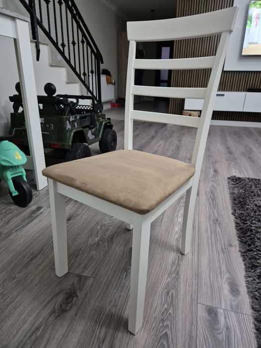 Vând set 4 scaune masa bucatarie