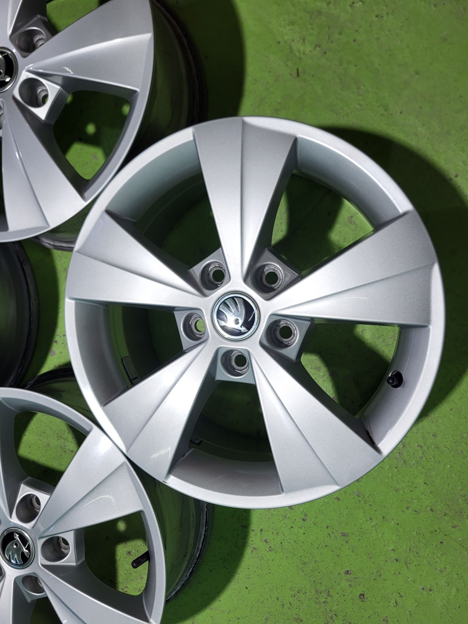 16 5x112 Skoda лети джанти 5х112 шкода