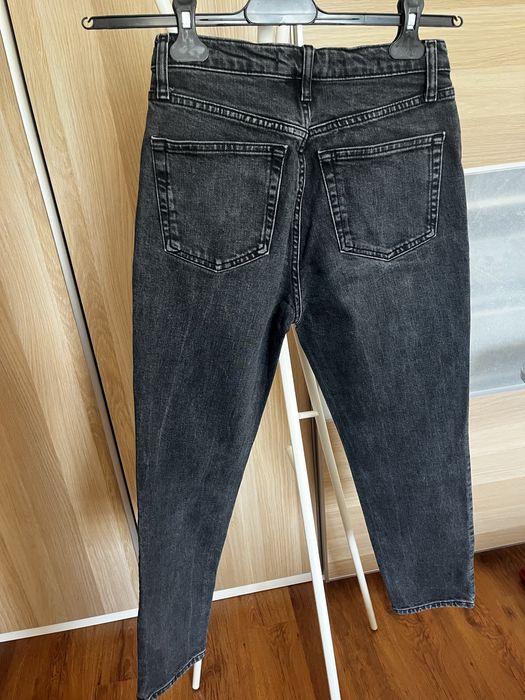 Два чифта дънки, като нови