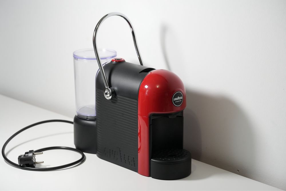 Кафемашина с капсули LAVAZZA JOLIE EVO RED