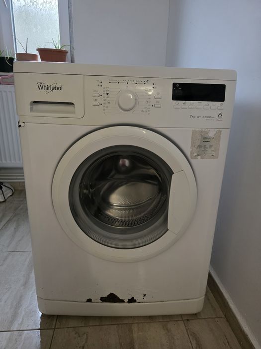 Mașină de spălat Whirlpool 7 kg, 6th Sense, funcționează perfect!