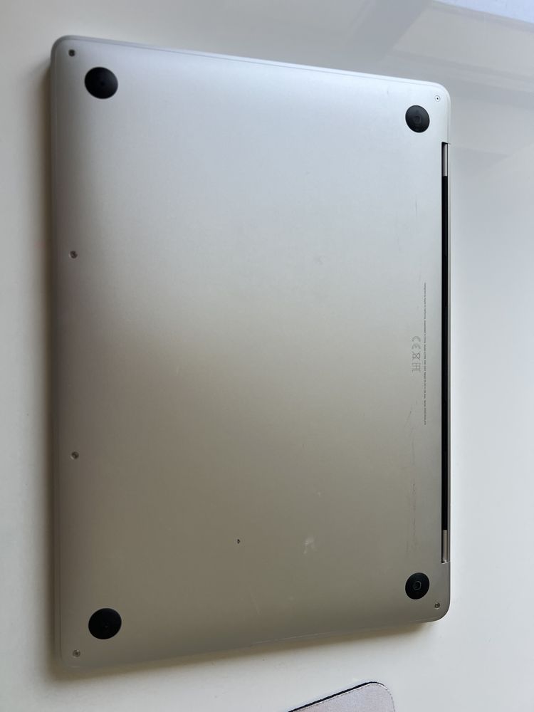 Apple MacBook Pro 13-inch, 2019, Intel Core i7, touchbar