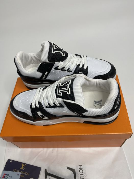 Adidasi Louis Vuitton