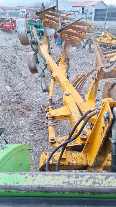 Plug reversibil hidraulic 3 brazde cormane feliat Widder/Huard