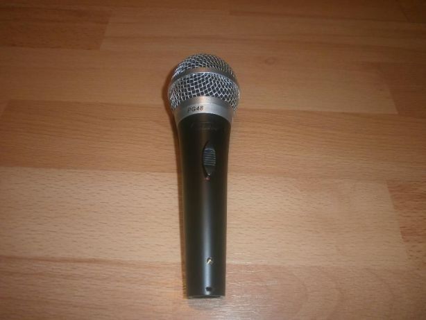 Microfon cu fir Shure PG48 profesional