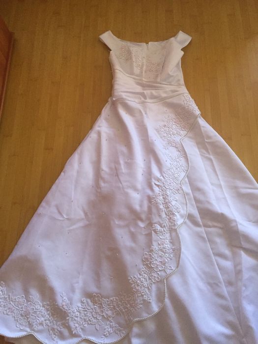 Rochie mireasa alb