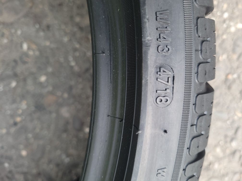 275 30 20 Cauciuc de iarnă Pirelli Sottozero