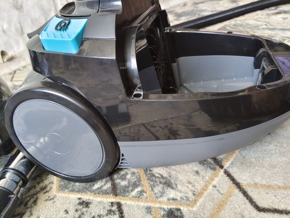 Продам пылесос DEXP в отличном состоянии