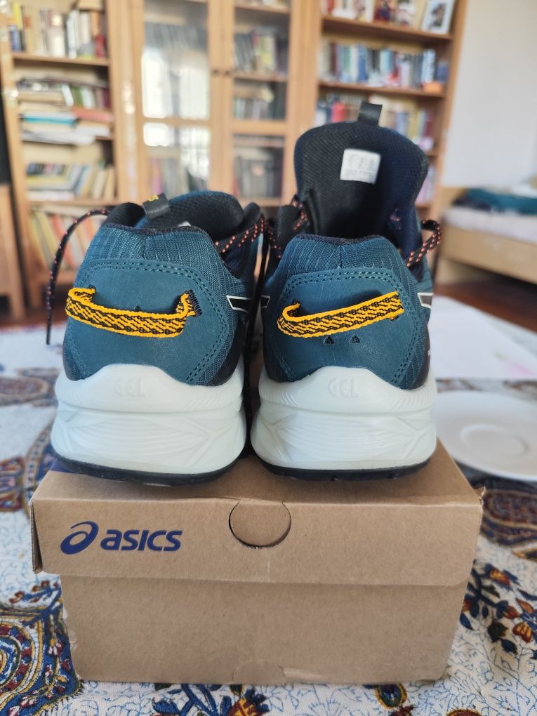 Маратонки ASICS gel-venture 10