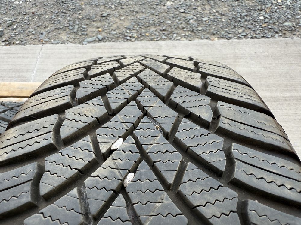 4бр. Отлични Зимни Гуми 185/55R/15 -BRIDGESTONE- DOT:0723- 6.9мм+5.7мм