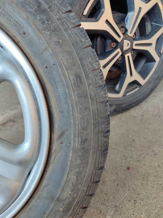 Jante tabla rezerva Dacia Duster R16