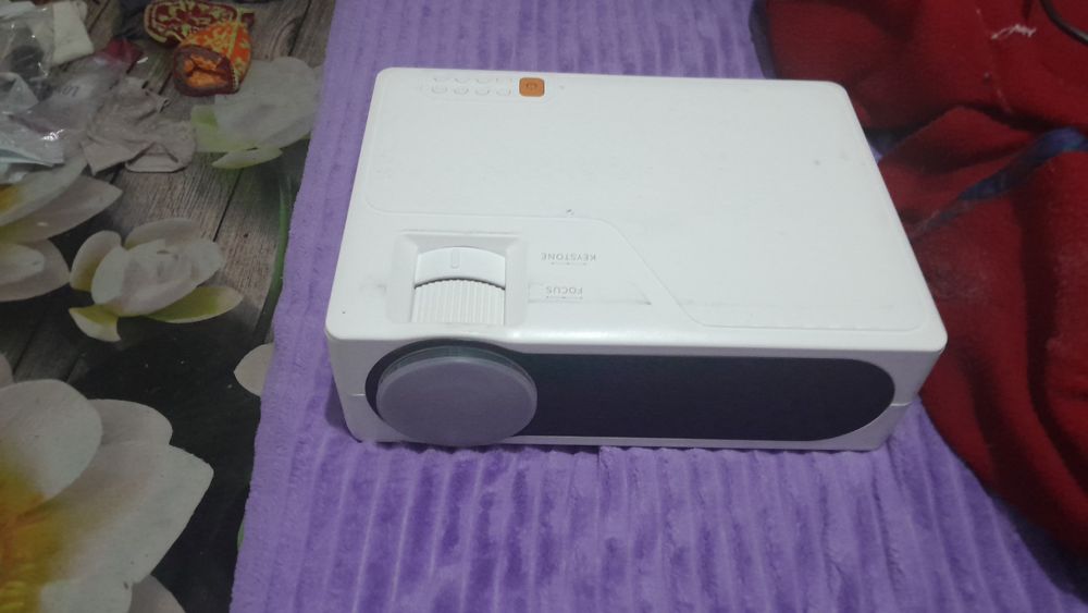 Проектор б/у в отличном состоянии