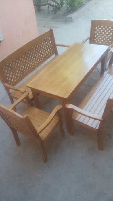 Sifatli eshik deraza va stol stullar