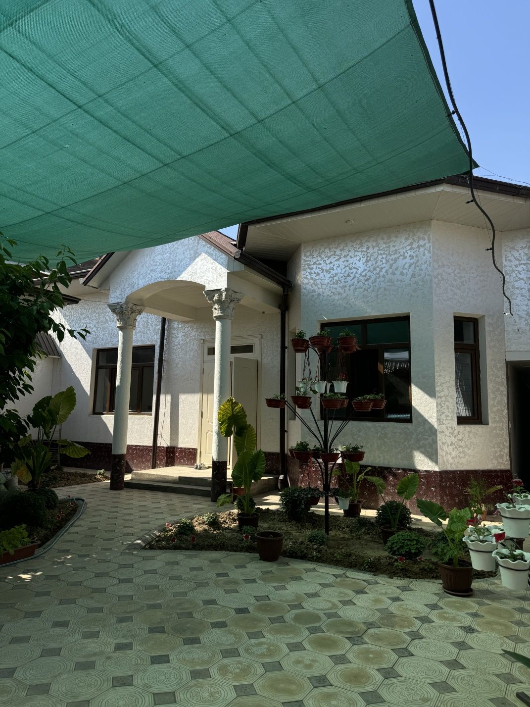 Uchastka sotiladi