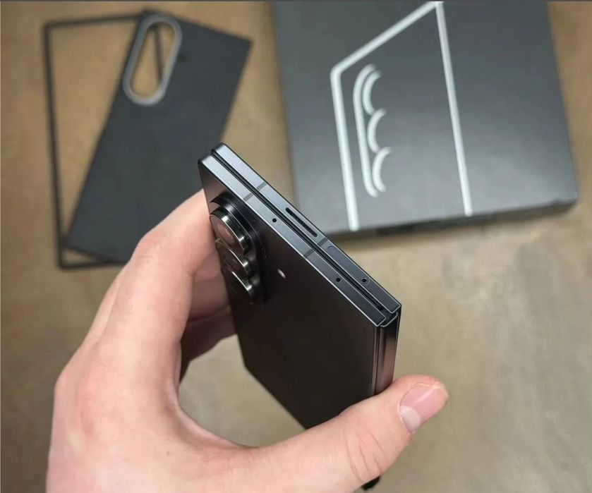 Samsung Fold 7 б/у
