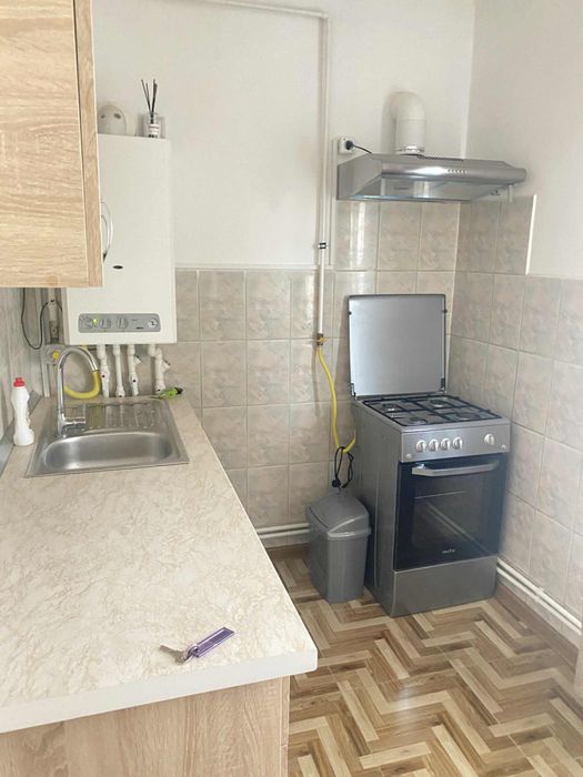 Inchiriez Garsoniera - Zona Piață