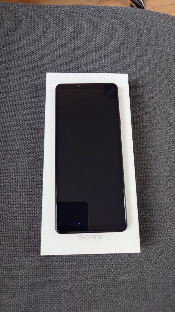 Sony Xperia 10 lV,-128GB, 6GB RAM, + оригинален  калъф