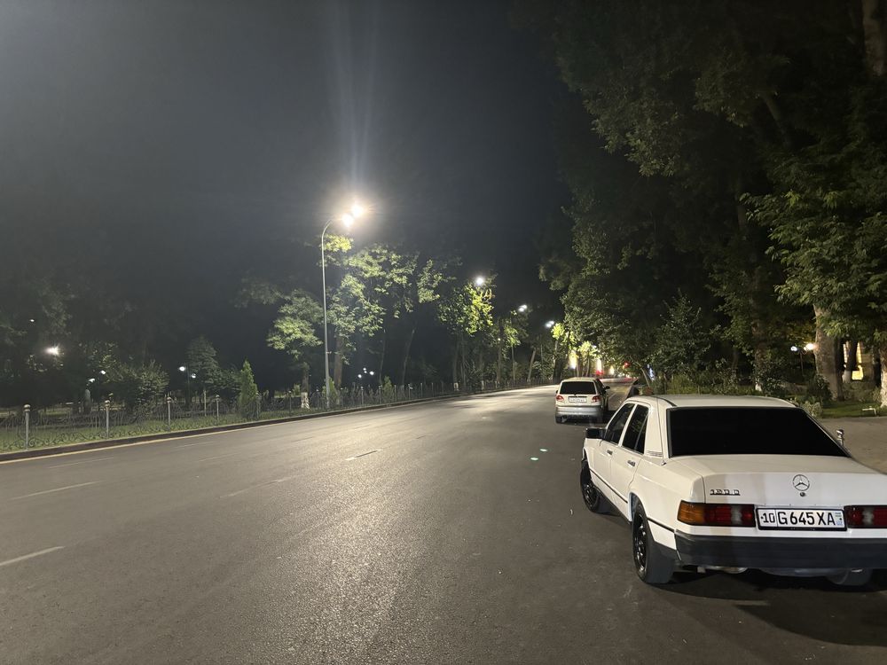 Mercedes-Benz 190