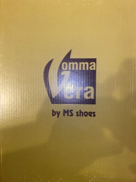 Чисто нови мъжки обувки