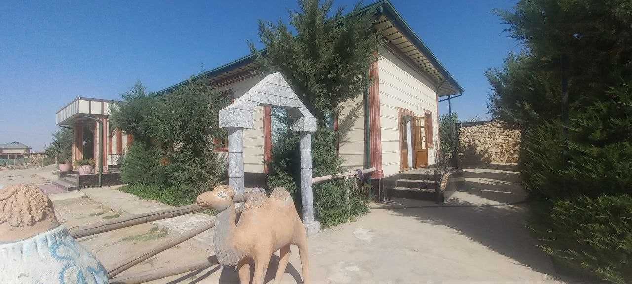 Sherobod tumanida noturar binosi bolib tolash sharti asosida sotiladi
