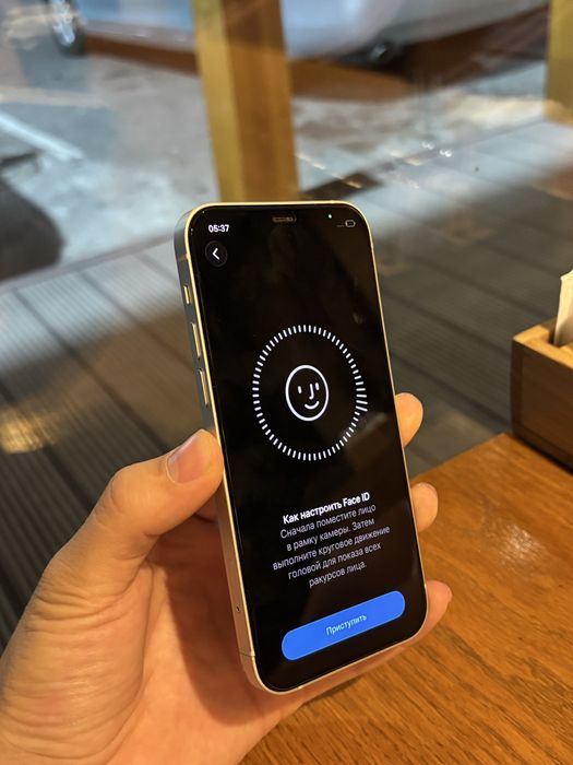 iPhone 12 в идеальном состоян