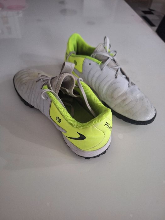 Vând ghete de fotbal  Nike