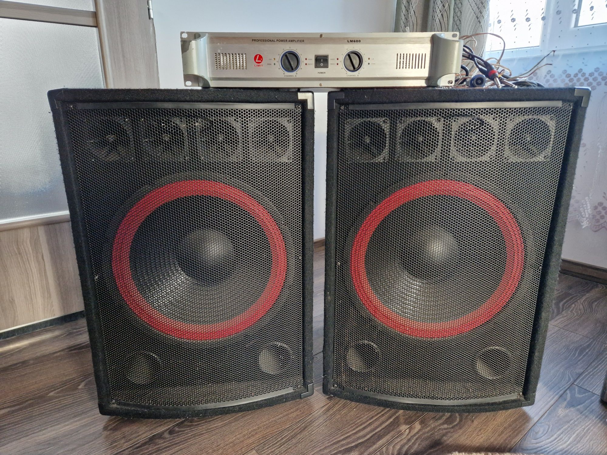 Vând Set Boxe 15" plus statie audio lm600