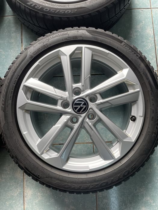 Jante aliaj R17 originale VW Golf Passat CC 205/50/17 Pirelli iarna