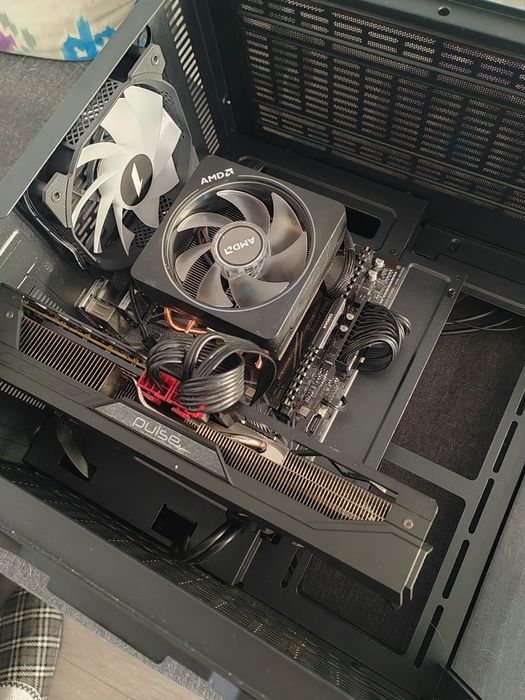 Pc gaming nou wifi/ryzen 5 4.4 ghz/16gb ram/rx vega 56 8g hbm/ssd 512g