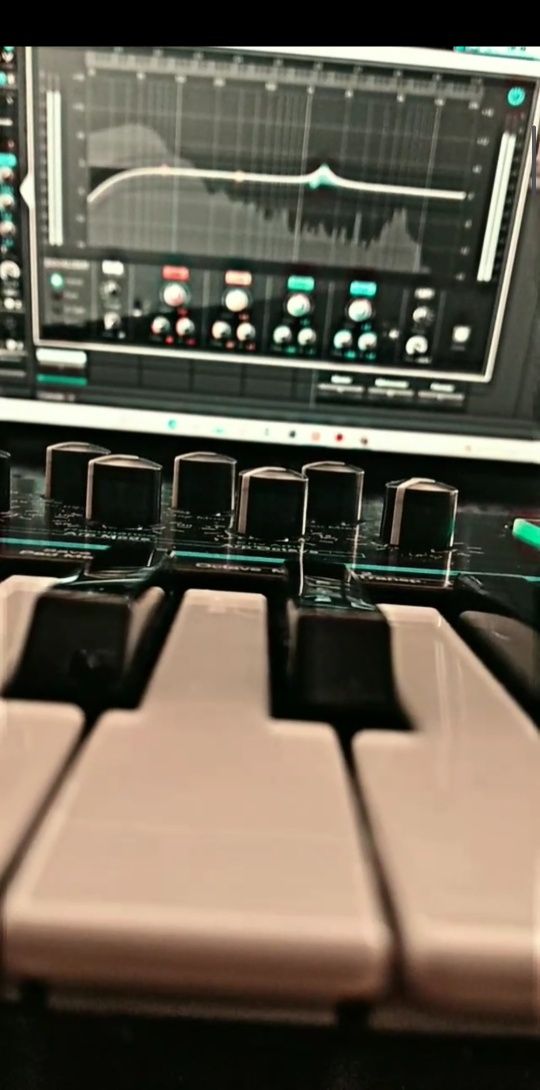 Nektar Impact LX Mini – професионална, компактна MIDI клавиатура